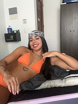 sweetbrunette22 online show from July 28, 2026, 8:52 pm