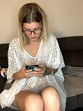 Snapshot of Lesamantssexy chatting on November 3, 2025, 7:15 pm Lesamantssexy online show from November 3, 2025, 7:15 pm