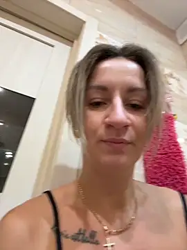 EvvaMur online show from February 7, 2026, 1:53 am