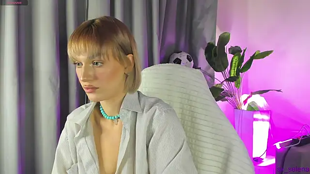 Snapshot of Ice_Strawberry chatting on July 15, 2026, 2:50 am Ice Strawberry online show from July 15, 2026, 2:50 am