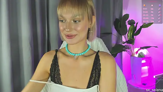 Snapshot of Ice_Strawberry chatting on July 22, 2026, 2:47 am Ice Strawberry online show from July 22, 2026, 2:47 am