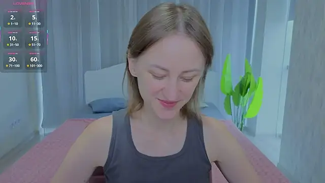 Snapshot of LuluChiiii chatting on September 25, 2025, 9:46 am LuluChiiii online show from September 25, 2025, 9:46 am