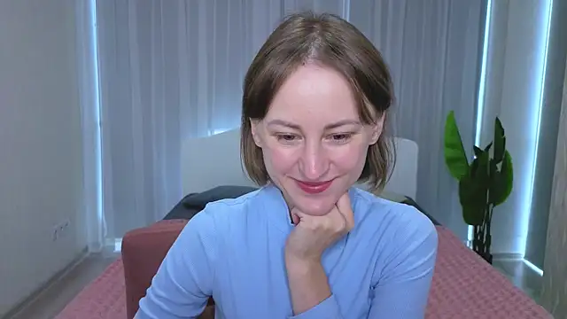 Snapshot of LuluChiiii chatting on October 3, 2025, 9:39 am LuluChiiii online show from October 3, 2025, 9:39 am