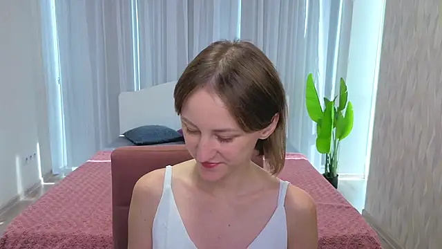 Snapshot of LuluChiiii chatting on October 9, 2025, 10:13 am LuluChiiii online show from October 9, 2025, 10:13 am