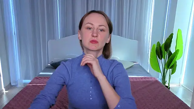 Snapshot of LuluChiiii chatting on October 15, 2025, 10:15 am LuluChiiii online show from October 15, 2025, 10:15 am