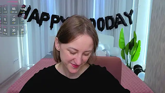 Snapshot of LuluChiiii chatting on October 28, 2025, 10:41 am LuluChiiii online show from October 28, 2025, 10:41 am