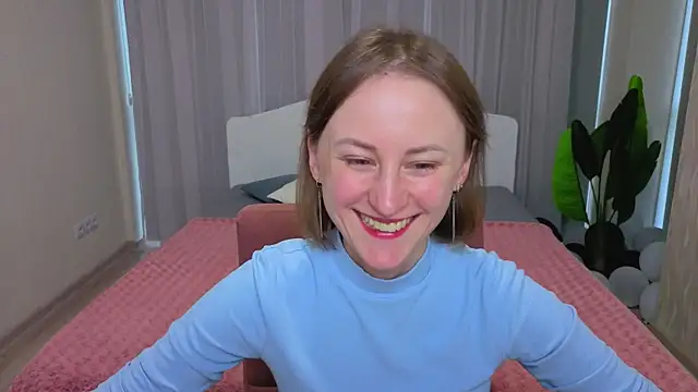 Snapshot of LuluChiiii chatting on November 16, 2025, 12:22 pm LuluChiiii online show from November 16, 2025, 12:22 pm