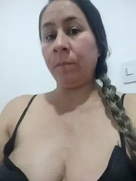 Nala1986 online show from November 17, 2025, 11:54 pm