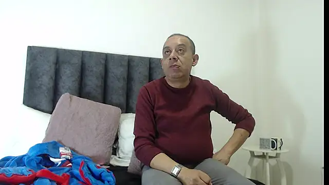 GabrielandAbigail online show from November 28, 2025, 1:58 pm