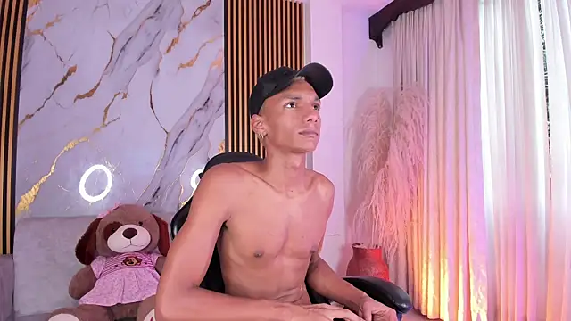 JulienSaint online show from October 30, 2025, 1:01 pm