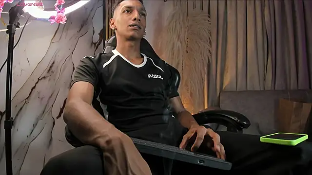 Snapshot of JulienSaint chatting on February 14, 2026, 7:16 am JulienSaint online show from February 14, 2026, 7:16 am