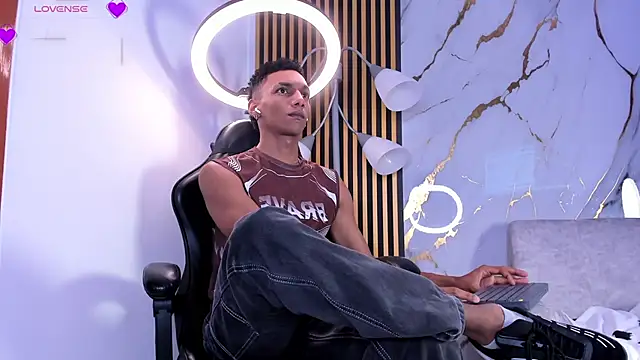 Snapshot of JulienSaint chatting on February 23, 2026, 9:28 am JulienSaint online show from February 23, 2026, 9:28 am