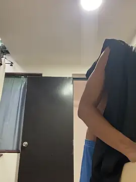 Snapshot of JulienSaint chatting on February 24, 2026, 3:32 pm JulienSaint online show from February 24, 2026, 3:32 pm