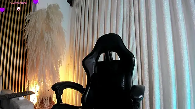 Snapshot of JulienSaint chatting on February 28, 2026, 11:55 am JulienSaint online show from February 28, 2026, 11:55 am