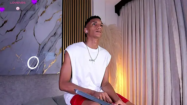 Snapshot of JulienSaint chatting on March 2, 2026, 11:17 am JulienSaint online show from March 2, 2026, 11:17 am