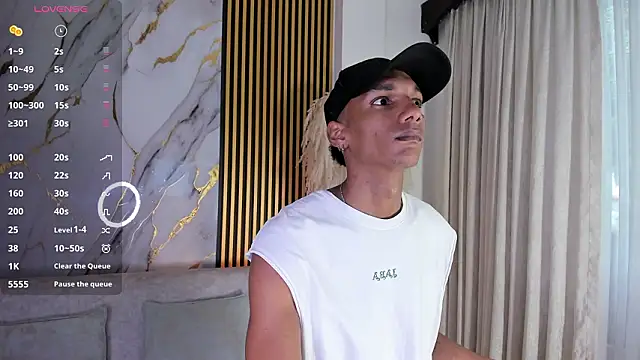 Snapshot of JulienSaint chatting on March 5, 2026, 12:34 pm JulienSaint online show from March 5, 2026, 12:34 pm