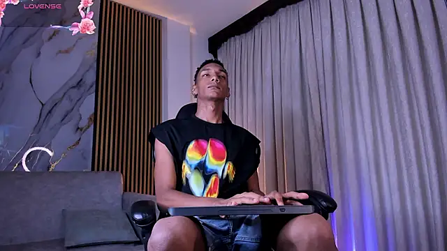 Snapshot of JulienSaint chatting on March 12, 2026, 11:16 am JulienSaint online show from March 12, 2026, 11:16 am