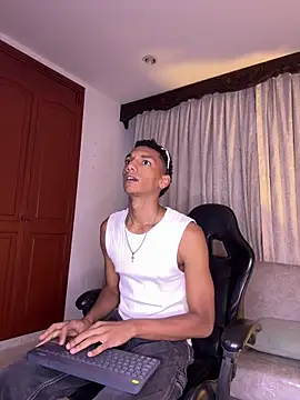 Snapshot of JulienSaint chatting on March 15, 2026, 11:27 am JulienSaint online show from March 15, 2026, 11:27 am