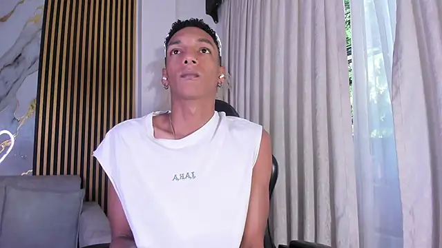 Snapshot of JulienSaint chatting on April 4, 2026, 11:51 am JulienSaint online show from April 4, 2026, 11:51 am