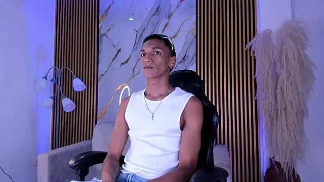 Snapshot of JulienSaint chatting on April 22, 2026, 11:45 am JulienSaint online show from April 22, 2026, 11:45 am