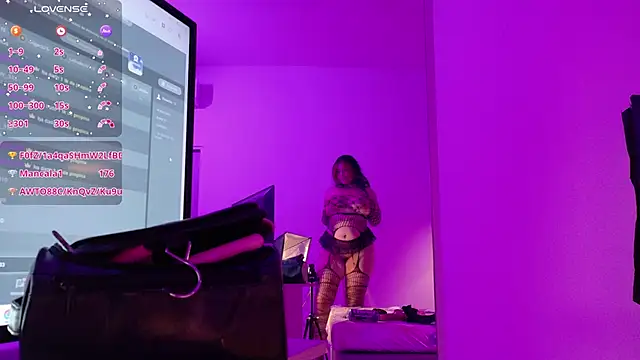 SamanthaaReed online show from September 19, 2025, 3:30 am