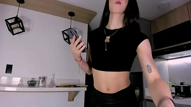 fhalon foxxxys  online show from June 28, 2026, 7:09 pm
