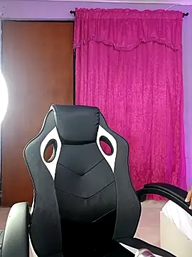 LunaaRosse online show from December 14, 2025, 2:39 am