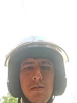 Snapshot of Joel4518 chatting on April 15, 2026, 1:51 pm Joel4518 online show from April 15, 2026, 1:51 pm