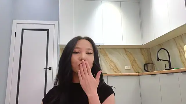 Snapshot of lunajii chatting on April 25, 2026, 1:52 am lunajii online show from April 25, 2026, 1:52 am