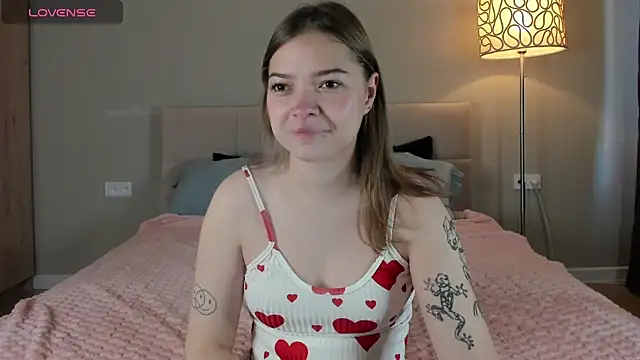 patriciapink online show from October 12, 2025, 8:24 am