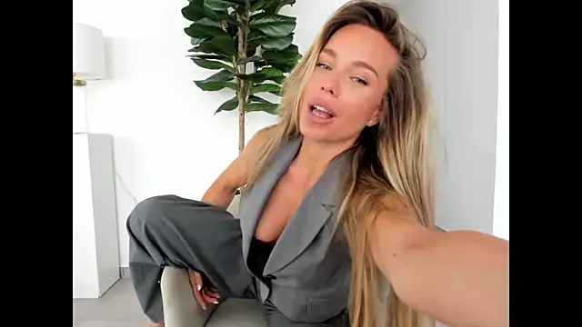 Kalyssy online show from July 14, 2026, 12:55 pm
