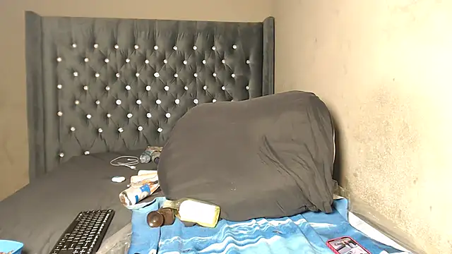 Kikie23 online show from October 13, 2025, 12:43 am