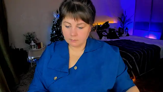 CrystaalStaar online show from December 17, 2025, 12:11 pm