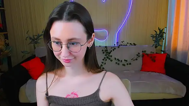 Snapshot of YourLovellyStory chatting on May 9, 2026, 1:49 pm YourLovellyStory online show from May 9, 2026, 1:49 pm