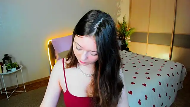 AlluringLookk online show from June 13, 2026, 8:12 am