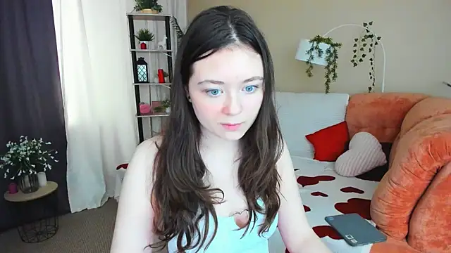 AlluringLookk online show from June 19, 2026, 9:13 am