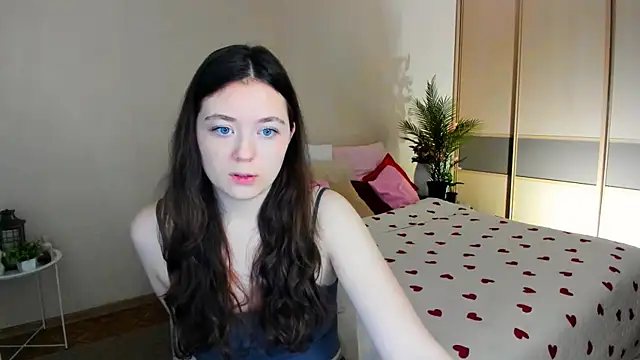 AlluringLookk online show from June 29, 2026, 11:21 am