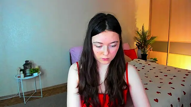 AlluringLookk online show from July 7, 2026, 6:47 am