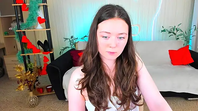 AlluringLookk online show from July 24, 2026, 5:33 pm