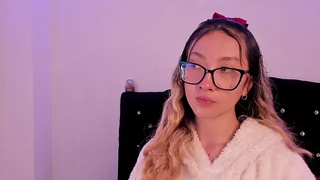 LauMiller online show from November 12, 2025, 1:39 am