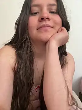 Emilyybennet  online show from May 9, 2026, 10:15 pm