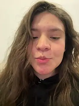 Emilyybennet  online show from June 4, 2026, 3:23 am
