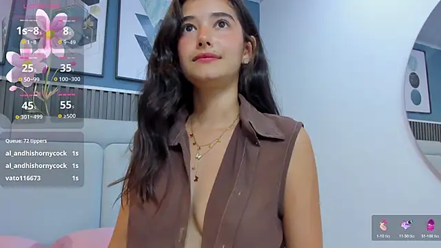 Snapshot of Ivy_petit chatting on December 16, 2025, 7:30 pm Ivy petit online show from December 16, 2025, 7:30 pm