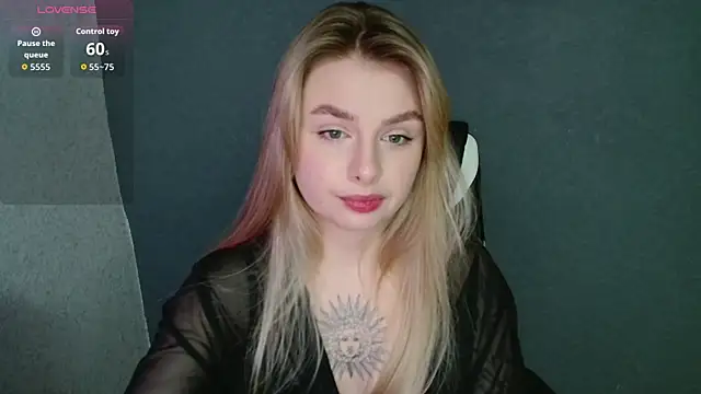 AngelicaHollywood online show from October 20, 2025, 7:36 pm