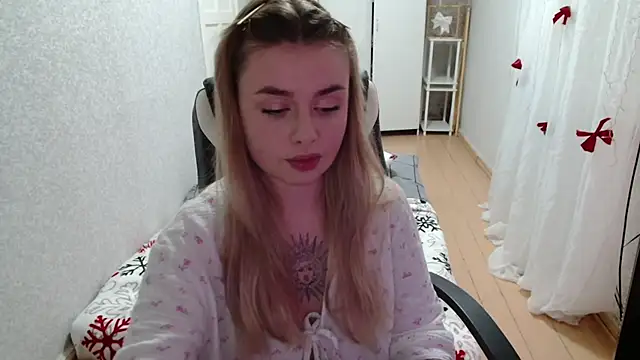 AngelicaHollywood online show from December 14, 2025, 9:30 pm