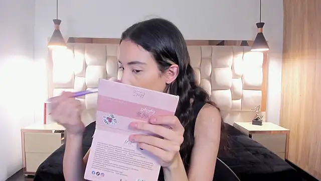 Emilia Bons online show from January 11, 2026, 1:27 pm