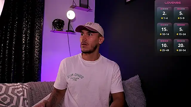 MarkSantozz online show from June 4, 2026, 2:39 am