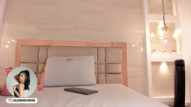 chloe murray online show from March 28, 2026, 11:43 am