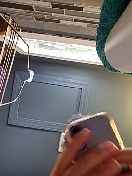 chocolate bella online show from March 26, 2026, 1:06 pm