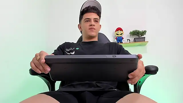 Snapshot of Mikecooper chatting on January 9, 2026, 5:10 am Mikecooper online show from January 9, 2026, 5:10 am